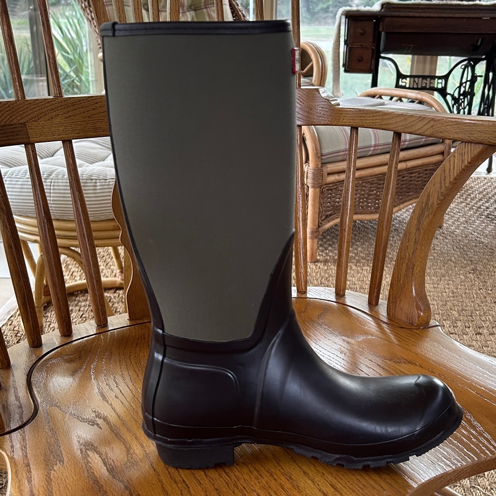 HUNTER Arlen Two-Tone Brown and Olive Tall Rain Boots Size 8Men/9Women NWOT - Picture 8 of 14